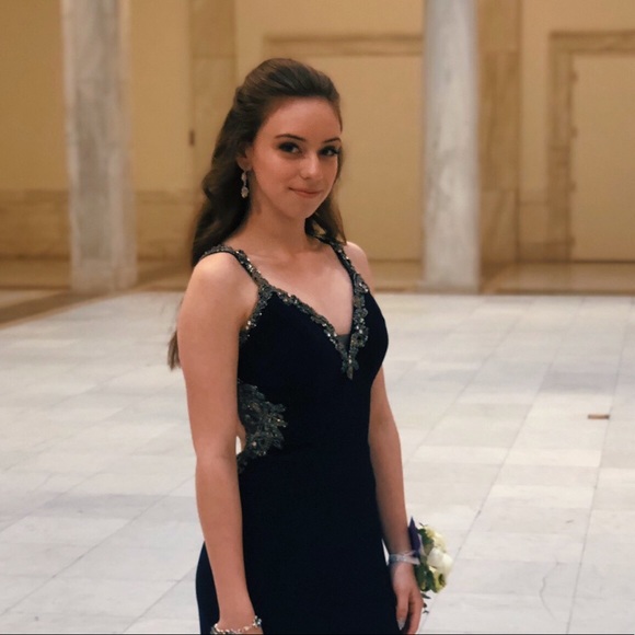 Meet your Posher, Melissa - Picture 2 of 4